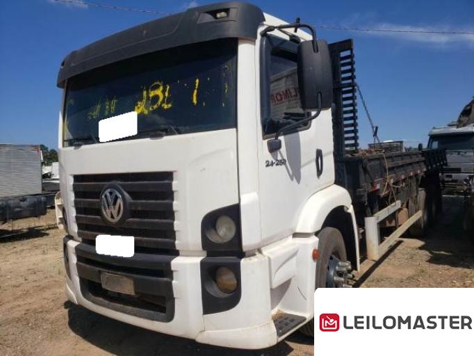 VOLKSWAGEN 24-250 E CONSTELLATION 10/10