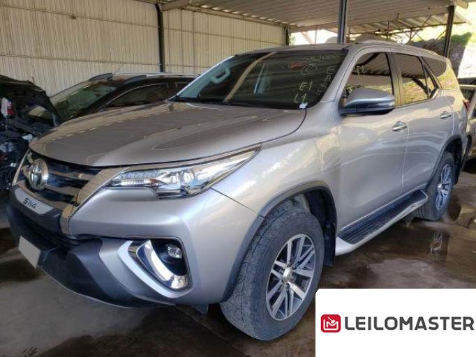 TOYOTA HILUX SW4 17/18