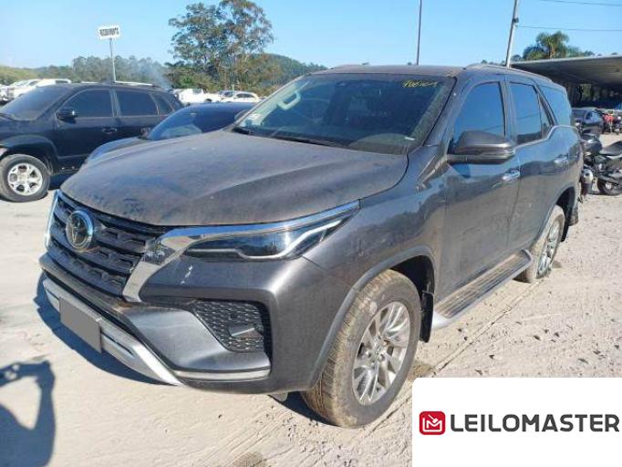 TOYOTA HILUX SW4 21/21