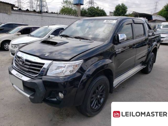 TOYOTA HILUX 15/15