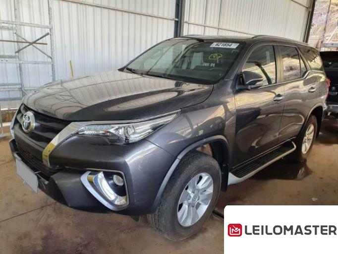 TOYOTA HILUX SW4 17/17