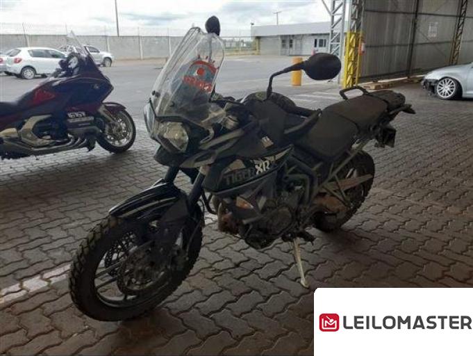 TRIUMPH TIGER 800 XRX 18/18